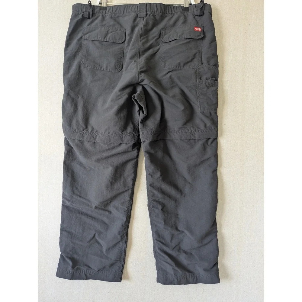 The North Face Convertible Pants Mens XL Short Gray Hiking Cargo Zip Off Belted